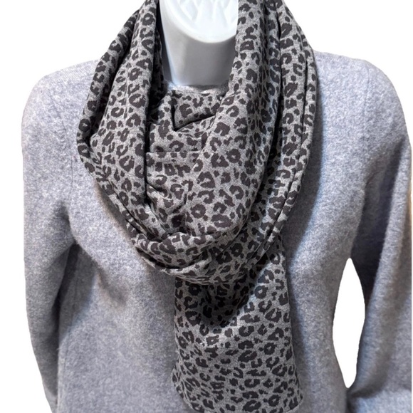 Leopard Print Scarf - Picture 2 of 3